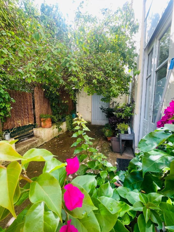 La Petite Maison Dans La Croix Rousse Lyon Luaran gambar